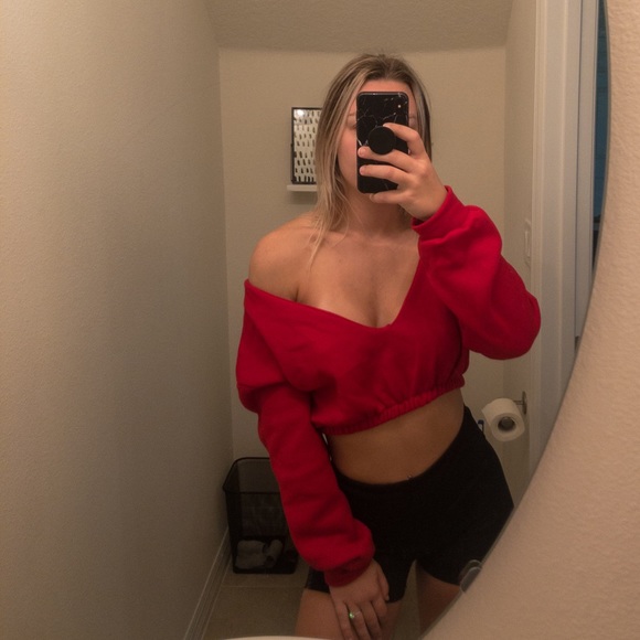 Off the shoulder cropped sweater - Picture 1 of 4